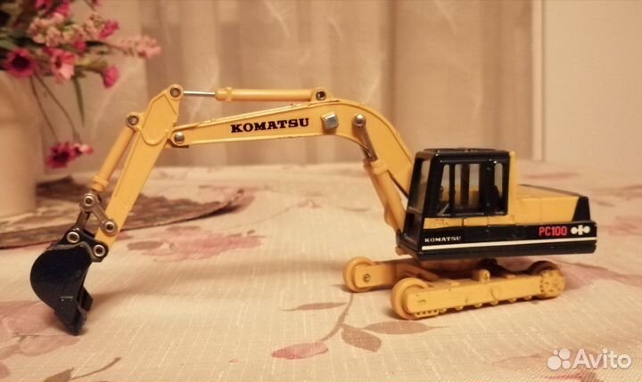 Модель экскаватора komatsu PC100