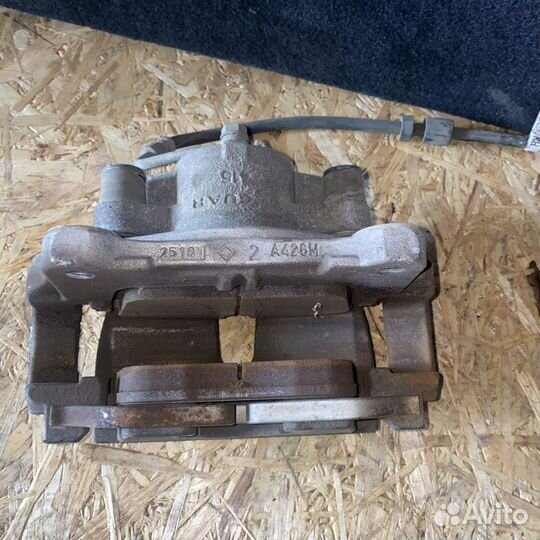 Jaguar I-Pace X590 Суппорт передний в сборе левый