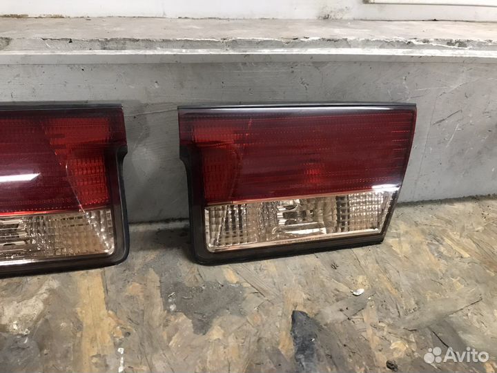 Фонари задние правый-левый Nissan Sunny fb15