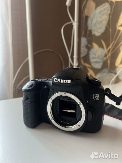 Зеркальный фотоаппарат canon 60d + 40 mm 2.8