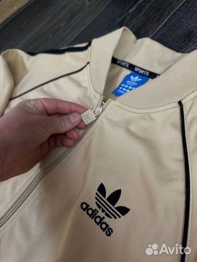 Спортивный костюм adidas