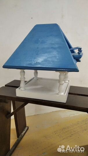 Кормушка для птиц из дерева