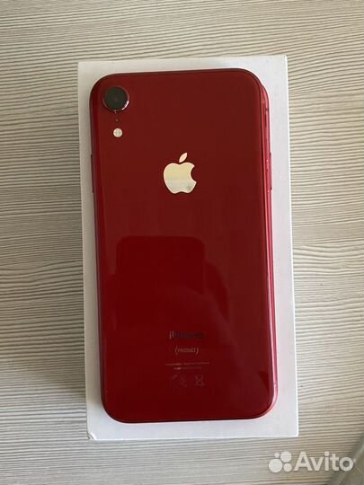 Телефон iPhone XR