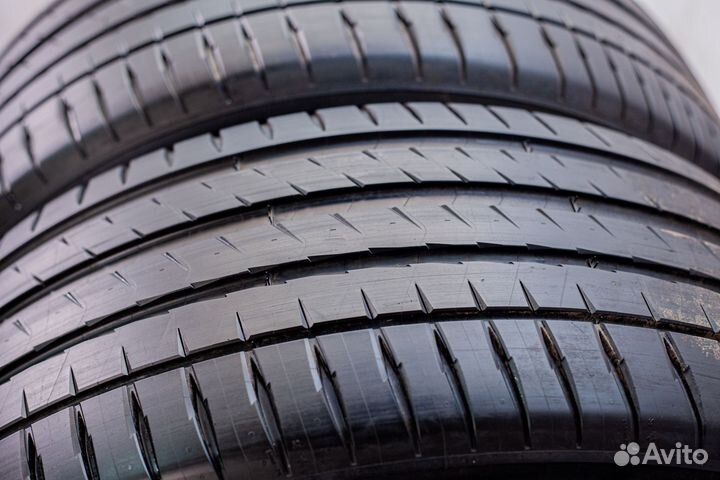 Michelin Pilot Sport EV 255/45 R22 и 285/40 R22 107V