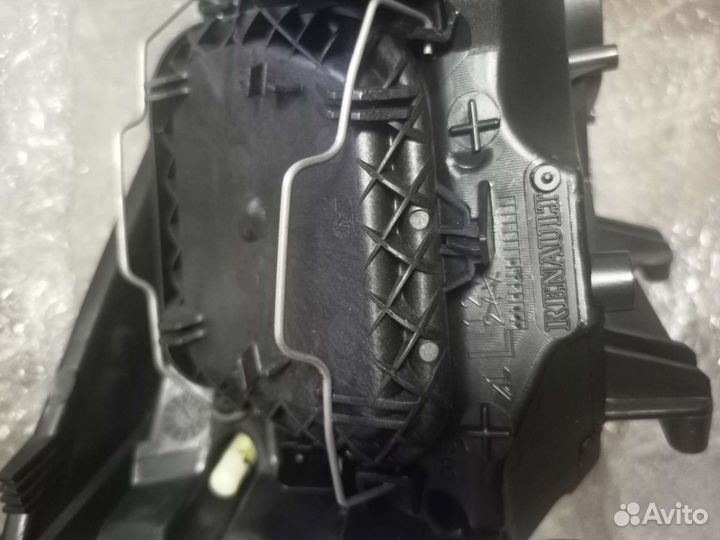 Фара левая Рено Меган3