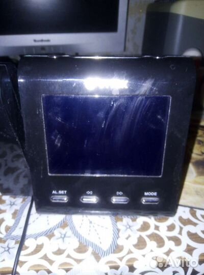 Часы с проектором