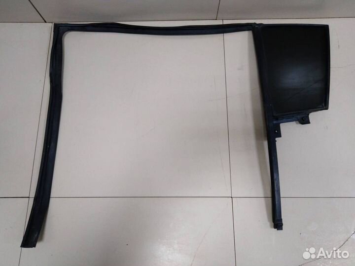 Стекло двери задней левой форточка Kia Sportage 3