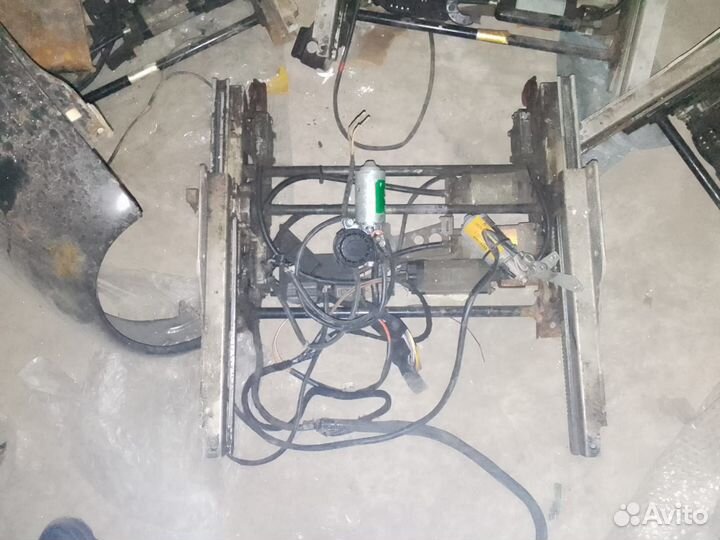 Установочный комплект сиденья Мерседес 124