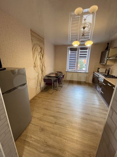 2-к. квартира, 71 м², 1/7 эт.