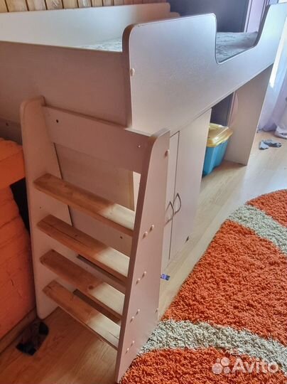 Детская кровать для дошкольников с игровым местом