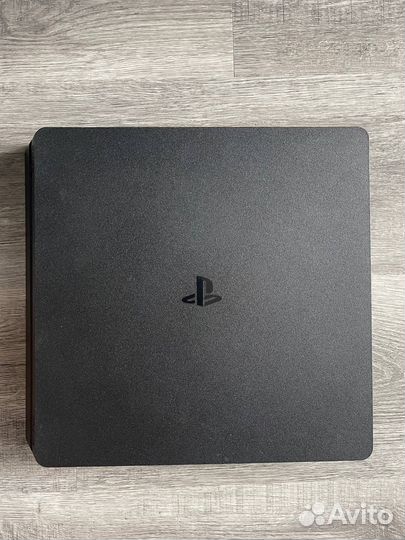 Sony PS4 Slim, 2 джоя, игры