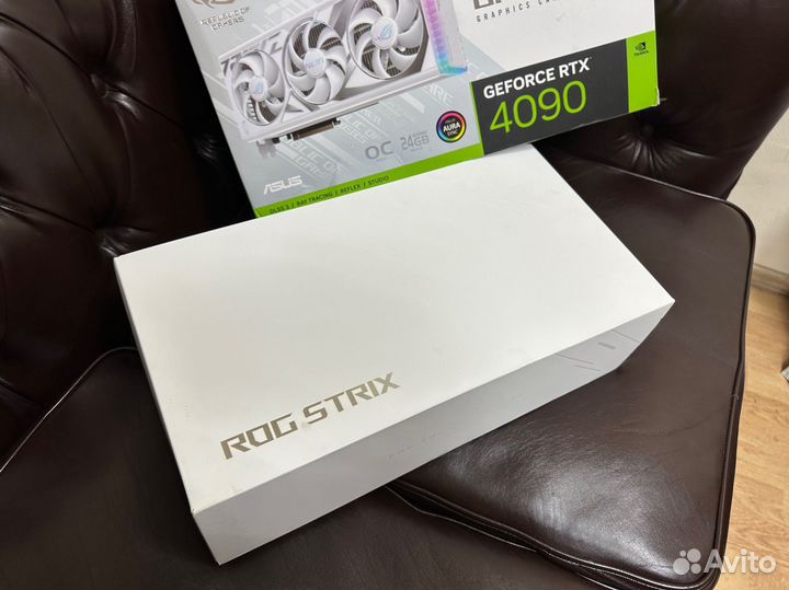 Коробка RTX 4090 Asus Rog Strix White