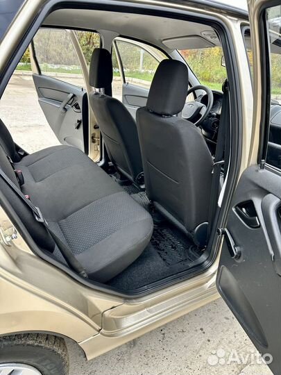 LADA Granta 1.6 МТ, 2012, 100 500 км