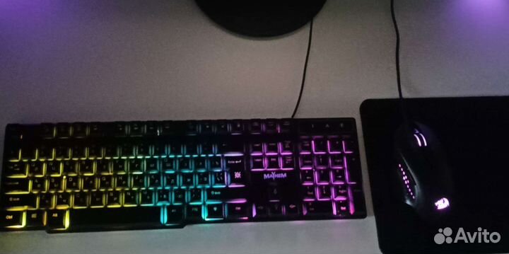 Игровая клавиатура и мышь