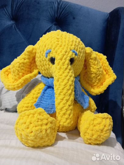 Слон вязаный плюшевый ручная работа большой