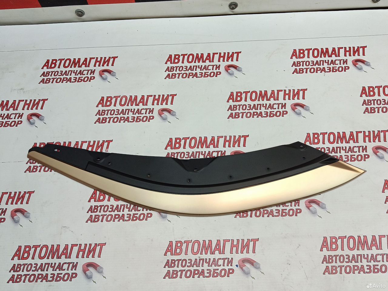 Накладка фары правая Exeed RX