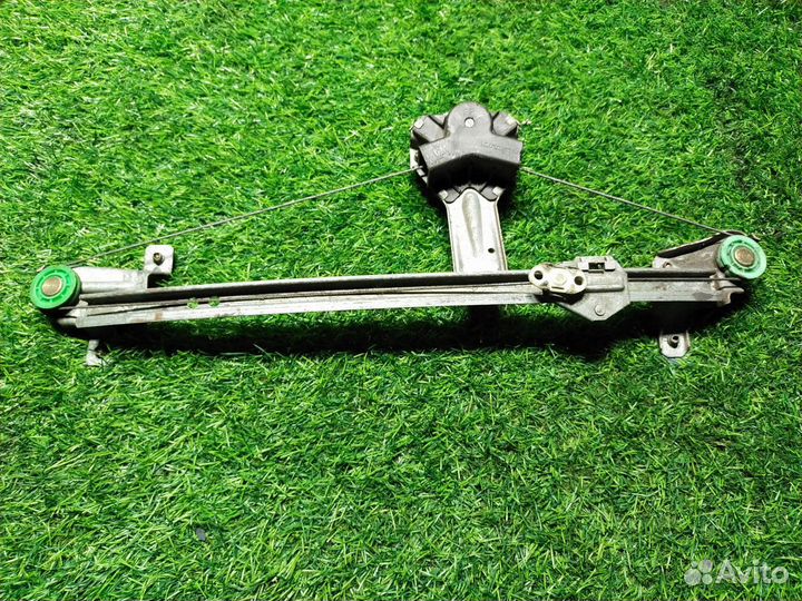 Стеклоподъемник механ. задний правый Opel Omega A