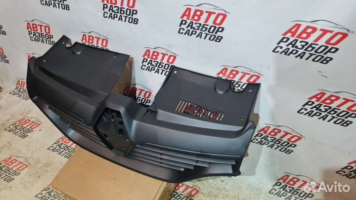 Решётка радиатора Renault Logan 2, Sandero 2