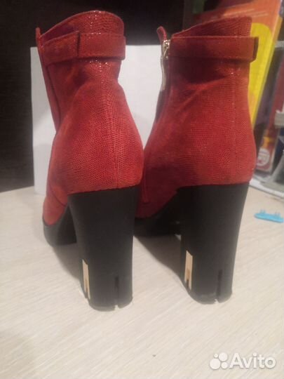 Ботинки женские 39 размер Malrostti