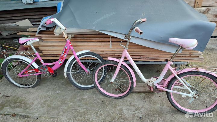 Продам 2 велика