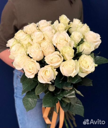 Букет из 25 белых роз Эквадор 60 см