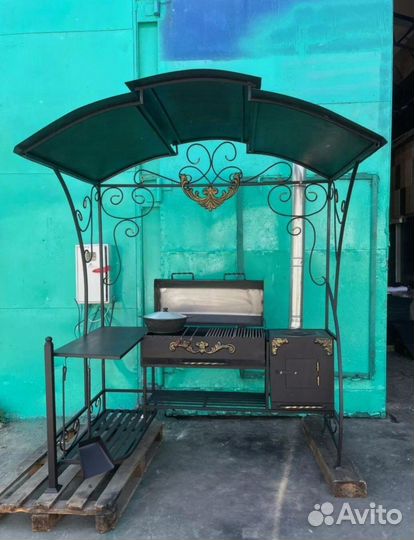 Мангал с крышей