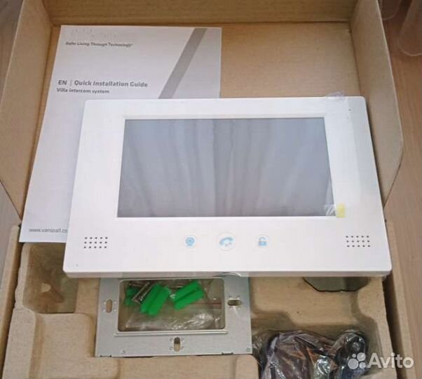 Видеодомофон Цвет., Экран,есть комплект