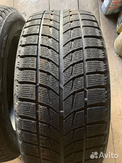 Bridgestone Blizzak WS-60 255/55 R17