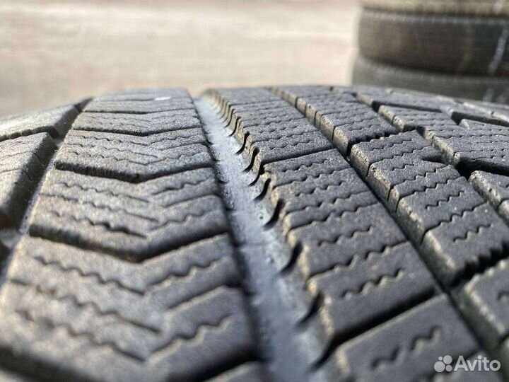 Bridgestone Blizzak VRX 225/50 R17