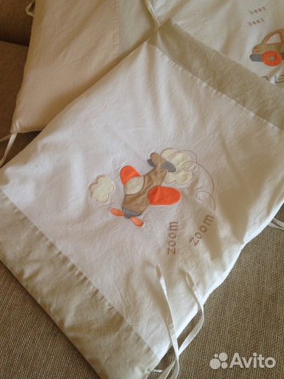 Борта в детскую кроватку, простынь, матрасик