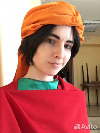 Короткий черный парик