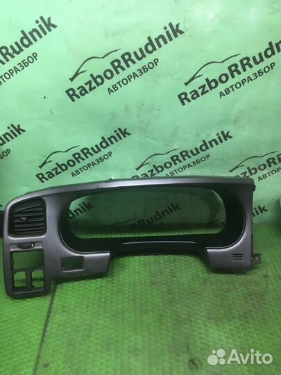Накладка (кузов внутри) Nissan Primera (P11) II ре