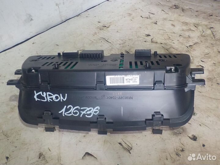 Панель приборов Ssangyong Kyron