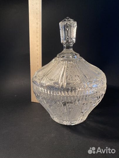 Хрустальная конфетница