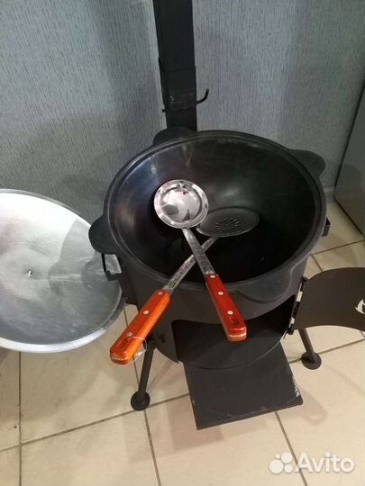 Казан чугунный 10 литров и печь с трубой