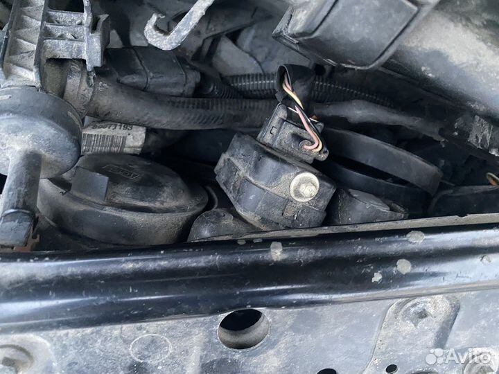 Volvo s60 фара левая