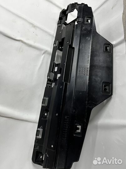 51127256921 Кронштейн бампера BMW F30