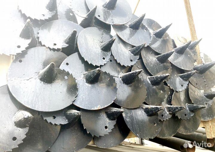 Винтовые сваи и оголовок