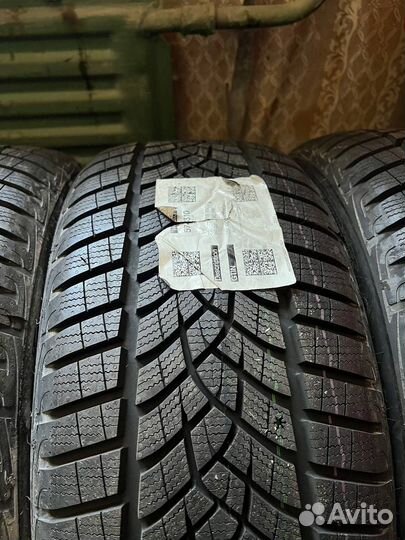 Goodyear UltraGrip Performance+ 225/45 R18