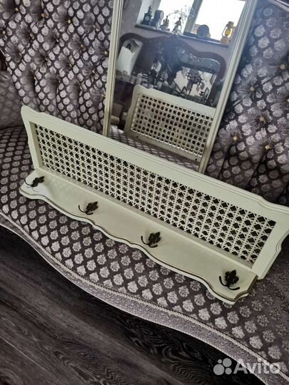 Вешалка и зеркало. Германия