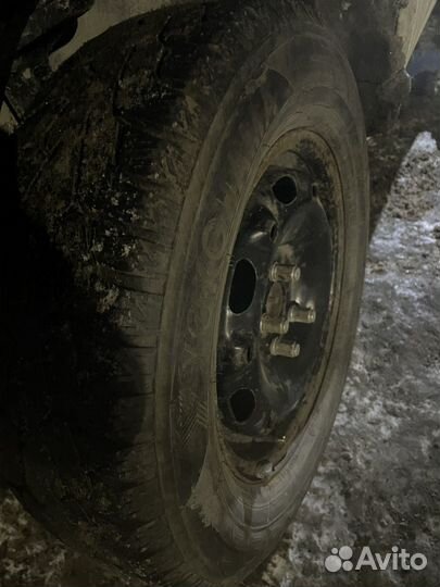 Продам колеса зима Yokohama