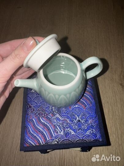 Коробка подарочная с чайником