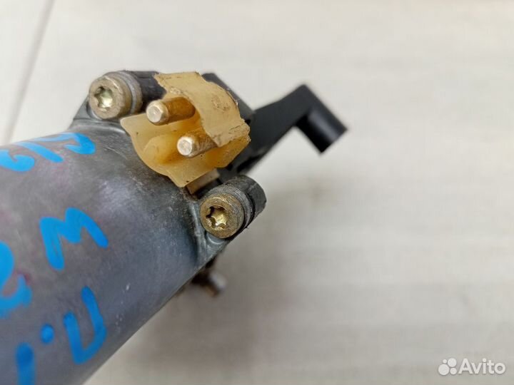 Моторчик переднего левого стеклоподъемника