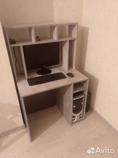 Компьютерный стол новый