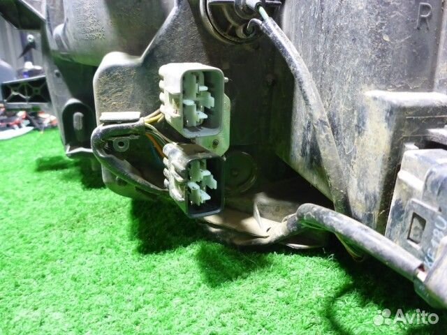 Фара правая Mitsubishi Pajero/Montero Sport с 2015