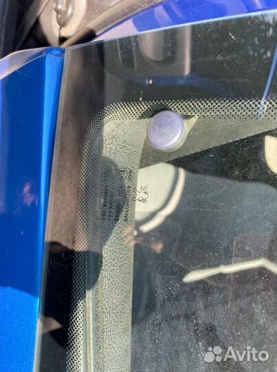 Задние распошные форточки Peugeot 206