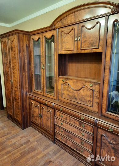 Стенка в гостиную Дана Империя