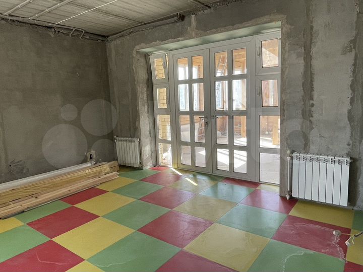 Коттедж 190 м² на участке 10 сот.