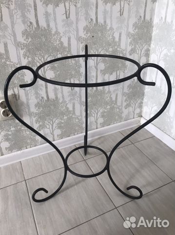 Подставка металлическая для цветов