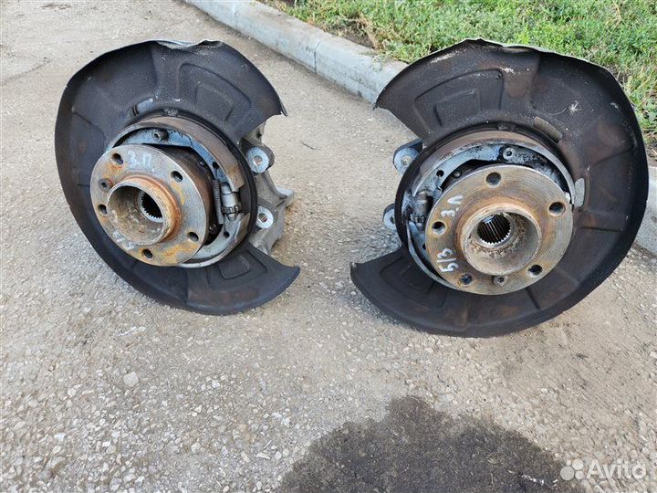 Кулак поворотный задний Bmw X5 E70 N62B48B 2012